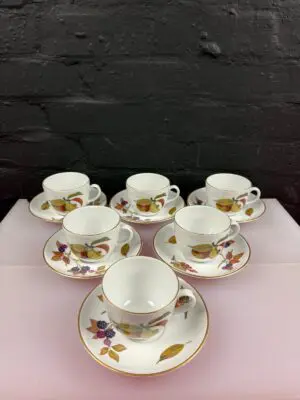 6 x Royal Worcester Evesham Gold Tea Cups and Saucers Set