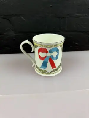 Aynsley 50th Anniversary VE Day 1995 Tea / Coffee Mug 9.5 cm High