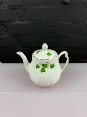Colclough Ivy Leaf Tea Pot 1.5 Pints