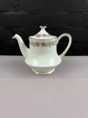 Paragon / Royal Albert Belinda Small Tea Pot 1 Pint
