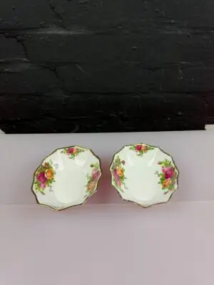 Royal Albert Old Country Roses Oval Sweet Trinket Dishes 5.75" x 4.75" Set of 2