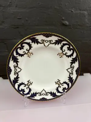 Royal Crown Derby Majesty A.1292 Dinner Plate XLVI 1983 27 cm Wide 2nd Quality