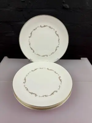 Royal Doulton French Provincial H4945  Dinner Plates 26.5 cm Wide Set of 6