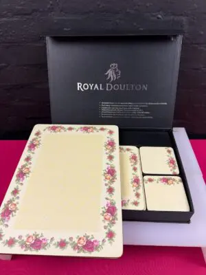 Royal Doulton Old Country Roses 18 Piece 8 Place Placemats and Coaster Set Boxed