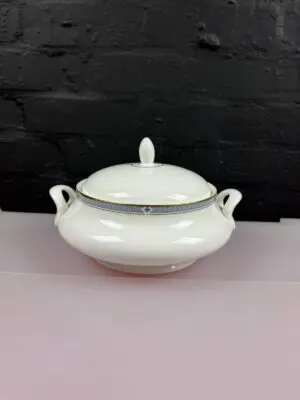 St Michael Marks & Spencer Felsham Covered Vegetable Serving Dish / Tureen