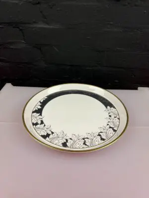 Time For Wedgwood Millennium Round Bone China Tray 30 cm Wide Acanthus Leaves
