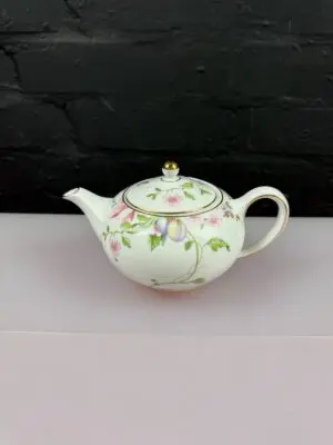 Wedgwood Sweet Plum 1 Pint Tea Pot