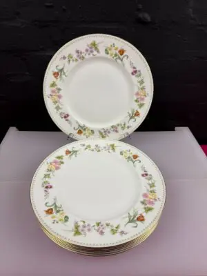 7 x Wedgwood Mirabelle R4537 Dinner Plates 10.75" Wide Set