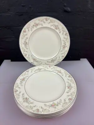 8 x Royal Doulton Diana Romance Collection H5079 Dinner Plates 27 cm Wide Set