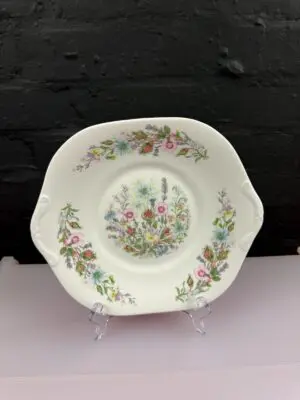Aynsley Wild Tudor Square Eared Cake / Bread Plate 27 cm Wide