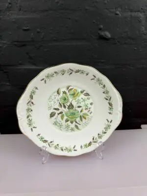 Colclough Sedgley 8648 Eared Cake / Bread Plate 26 cm Wide