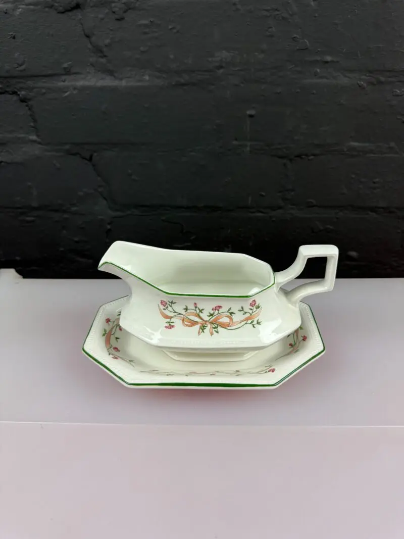 Johnson Brothers Eternal Beau Gravy Boat Sauce Jug and Stand Set