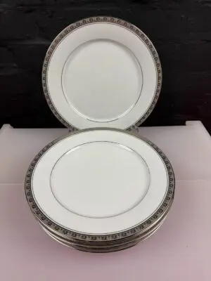 Noritake Legacy Platinum 4281 Dinner Plates 26.5 cm Wide Last Set of 6 Available