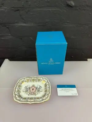 Royal Crown Derby Longest Serving Monarch Commemorative Trinket Tray 38 of 750