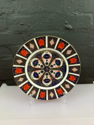 Royal Crown Derby Old Imari 1128 Dinner Plate 27 cm Wide 2nd Quality LV 1992