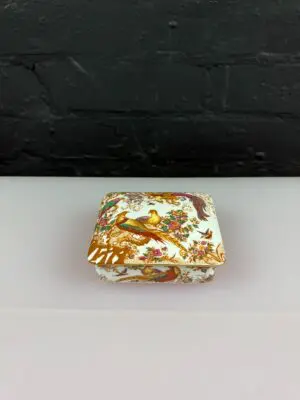 Royal Crown Derby Olde Avesbury A73 Covered Trinket Box XLI 1978 1st Quality