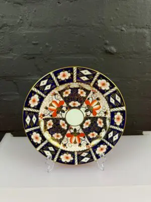 Royal Crown Derby Traditional Imari 2451 Dinner Plate 27 cm Wide Dated 1933