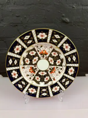 Royal Crown Derby Traditional Imari 2451 Dinner Plate 27 cm Wide XXXVII 1974
