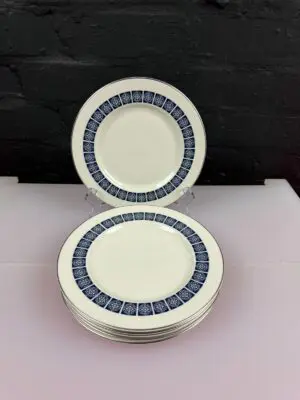 Royal Doulton Medallion T.C.1077 Salad Plates 8" Wide Set of 6
