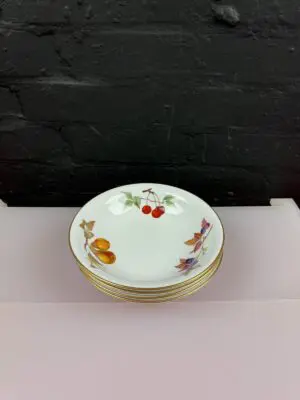 Royal Worcester Evesham Gold Soup / pasta Bowls 8.25" Wide Set of 4