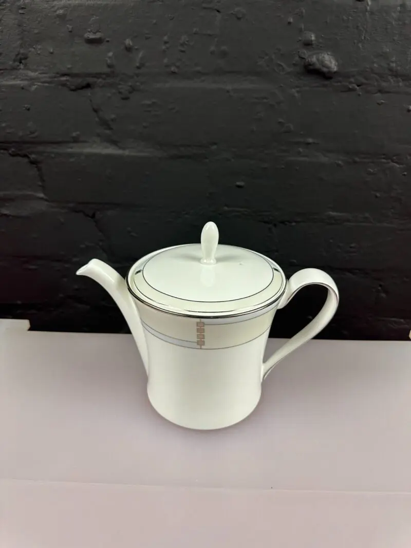 Wedgwood Opal Large 2 Pint Tea Pot