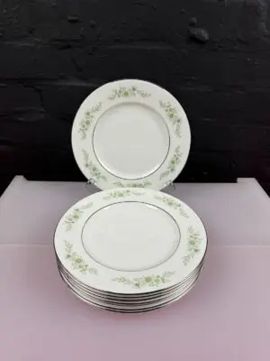 Wedgwood Westbury Dessert / Salad Plates 9" 23 cm Wide 2 Sets of 8 Available
