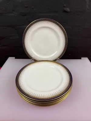6 x Royal Doulton Antique Blue and Gold Pattern Dinner Plates 26 cm Wide 1920's
