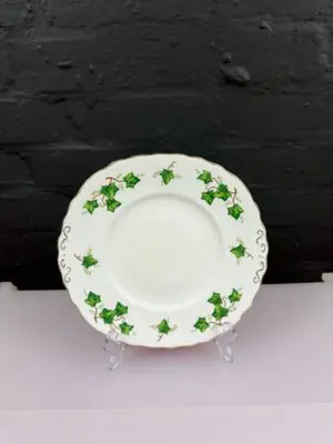 Colclough Ivy Leaf Eared Cake / Bread Plate 23.5 cm Wide