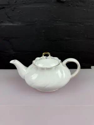Queens Fine Bone China Marie Large Tea Pot 2 Pints