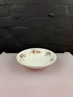 Royal Albert Lavender Rose Round Salad / Fruit / Serving Bowl 24.5 cm x 5.5 cm