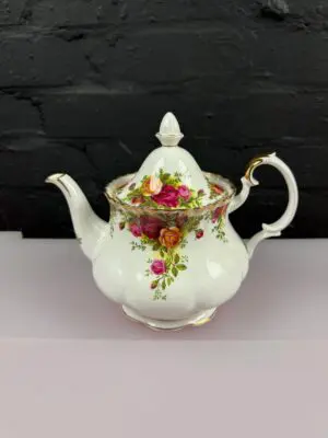 Royal Albert Old Country Roses Large Tea Pot 2nd Quality 2.5 Pints