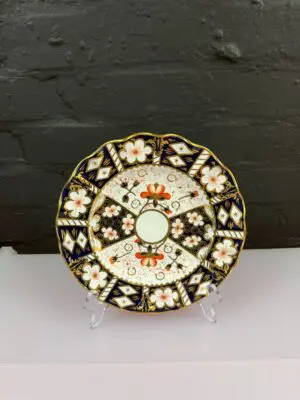 Royal Crown Derby Traditional Imari 2451 Fluted Salad Plate 8.75" Wide 1965