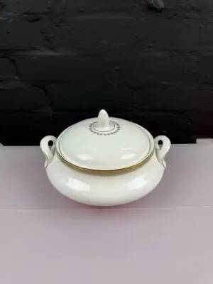 Royal Doulton Clarendon H4993 Covered Vegetable Tureen Serving Dish
