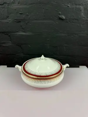 Royal Grafton Majestic Red Covered Vegetable Serving Dish / Tureen RARE