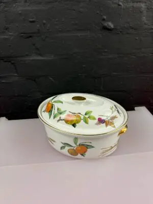 Royal Worcester Evesham Gold Oval Casserole Shape 24 Serving Dish 25.5 cm Wide