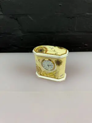 Wedgwood Atlas Clock 9.2 cm Wide x 5.2 cm x 9.2 cm High