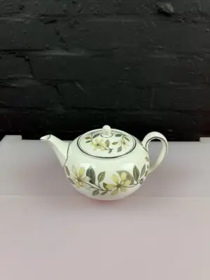 Wedgwood Beaconsfield Tea Pot 1.75 Pints Black and Gold stamp