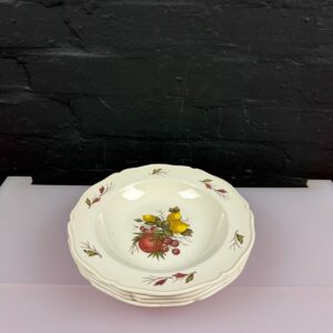 Wedgwood Drury Lane Rimmed Pasta / Soup Bowls 9.25" Wide Set of 4