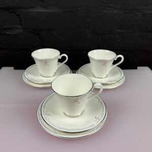 Royal Doulton Carnation H5084 Tea Trios Cups Saucers Plates Set of 3