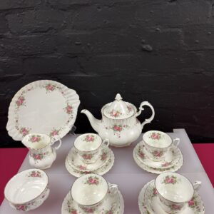 St Michael Bramble Rose Set Tea Pot Cups Saucers Plates Jug Sugar Cake 16 Items