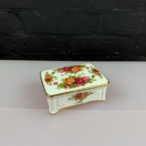 Royal Albert Bone China Old Country Roses Rectangle Lidded Trinket Box