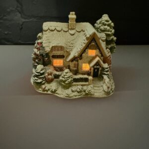 Lilliput Lane Christmas Lights At The Bell Inn L2485 Illuminated Cottage