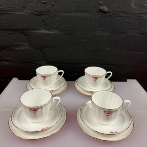 Spode Rosetti Y8491 Tea Trios Cups Saucers Side Plates Set of 4