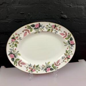 Wedgwood Hathaway Rose Oval Carving Serving Platter Plate 35 cm x 27 cm