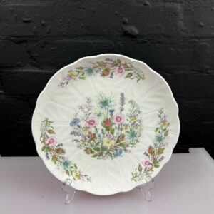 Aynsley Wild Tudor Scalloped Edge Dinner Plate 26.5 cm Wide No gold Rim