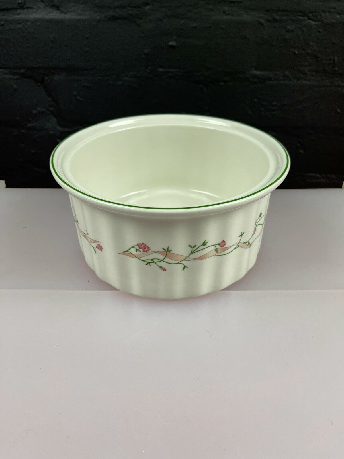 Johnson Brothers Eternal Beau Large Casserole Serving Dish Base No1