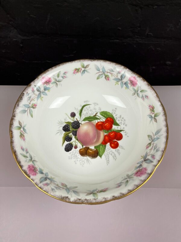 Duchess Bramble Rose Serving / Fruit Vegetable Bowl 9.25" x 2.5" No1